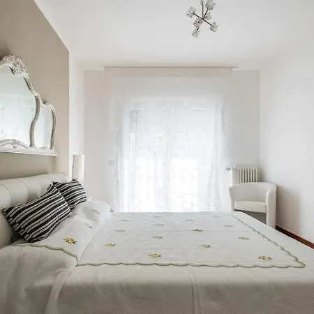 A Casa Di Mo', A Due Passi Dalla Stazione E Fiera Bologne