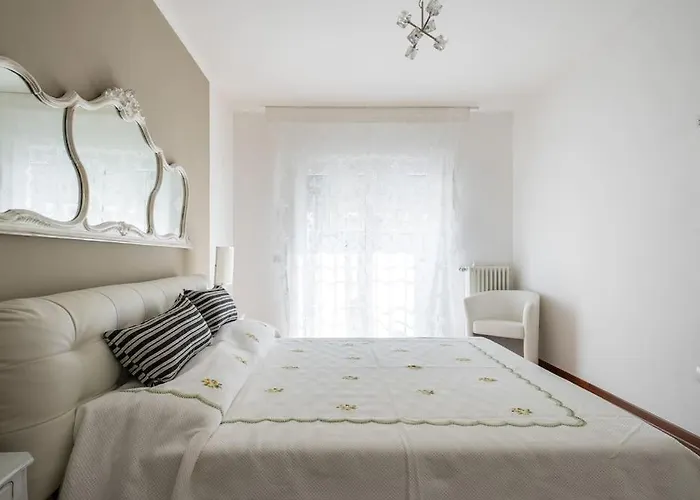 A Casa Di Mo', A Due Passi Dalla Stazione E Fiera Boloňa