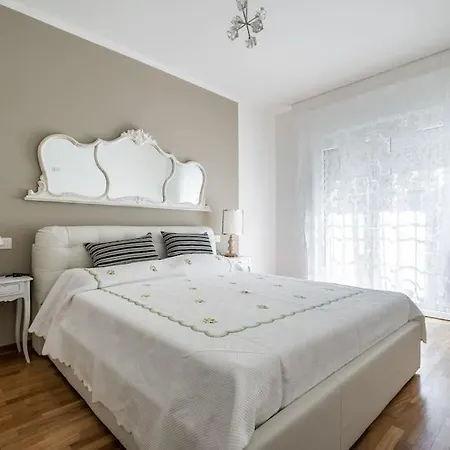 Apartament A Casa Di Mo', A Due Passi Dalla Stazione E Fiera Bolonia