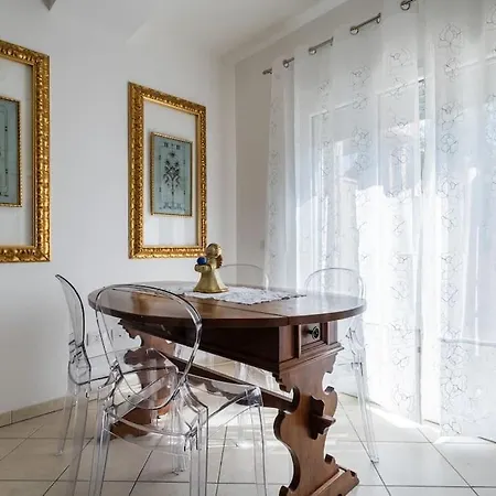 Apartment A Casa Di Mo', A Due Passi Dalla Stazione E Fiera *