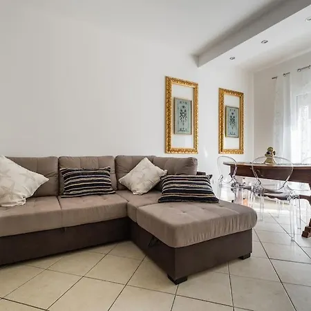 A Casa Di Mo', A Due Passi Dalla Stazione E Fiera Апартаменты *